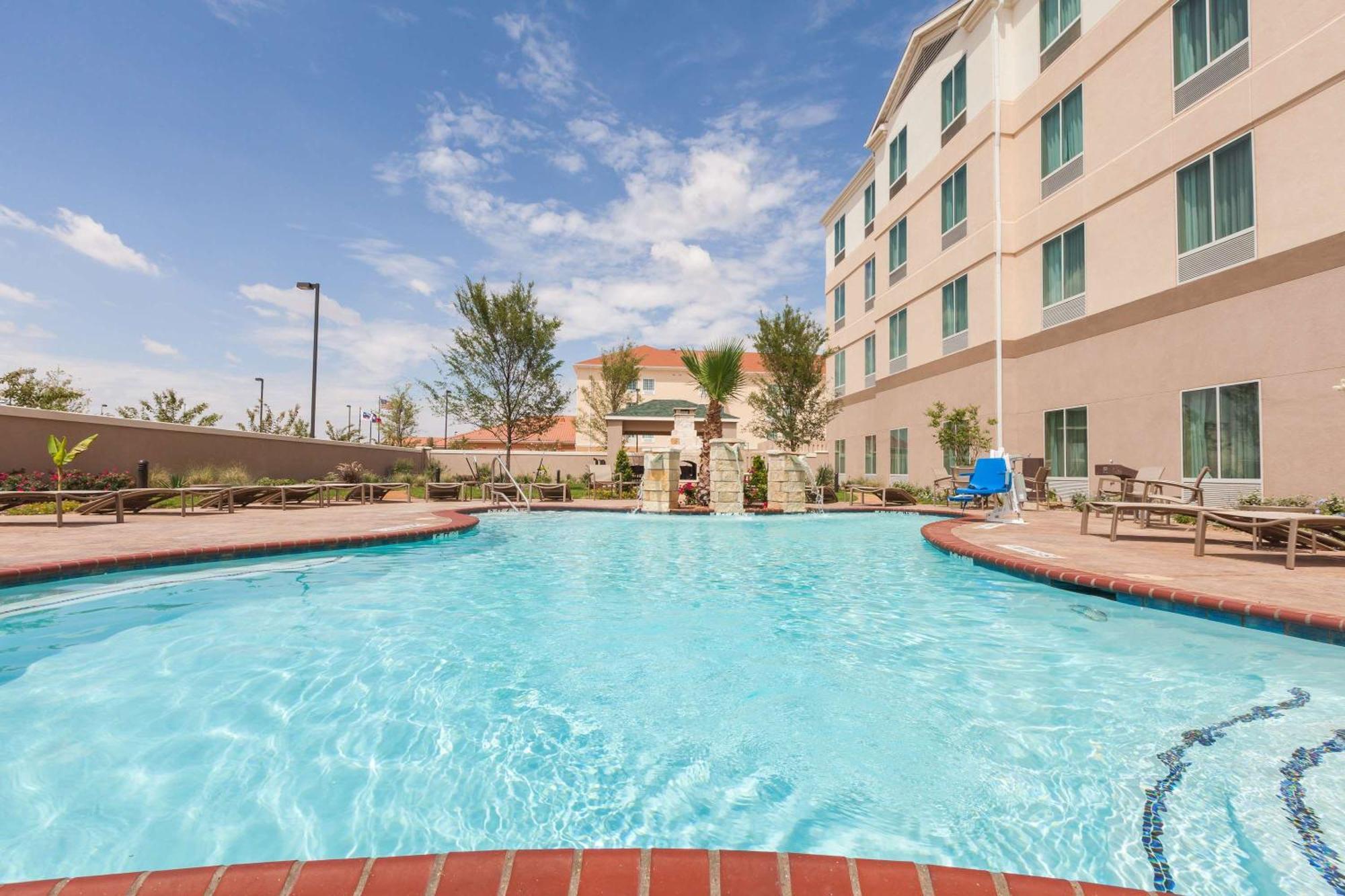 Hilton Garden Inn Midland Ngoại thất bức ảnh